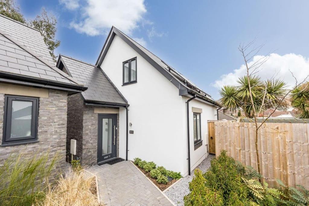 Beautiful Poole House 2-Bed Parking - photo 4