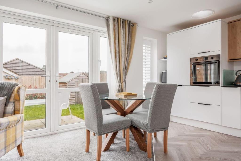 Beautiful Poole House 2-Bed Parking - photo 3
