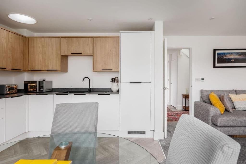 Beautiful Poole House 2-Bed Parking photo 7