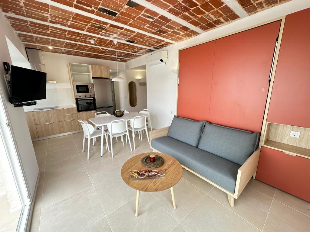 Agi Arago Apartments - 2