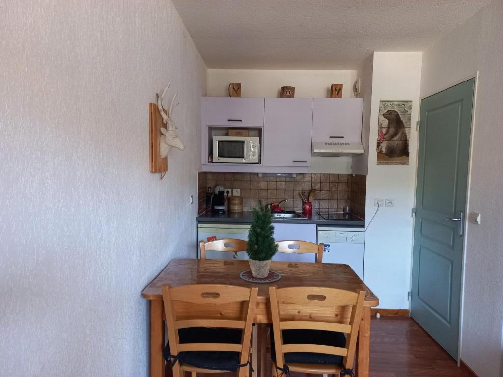 Confortable appartement 4 pers. avec balcon et TV à Superdévoluy - FR-1-504-549 - 3
