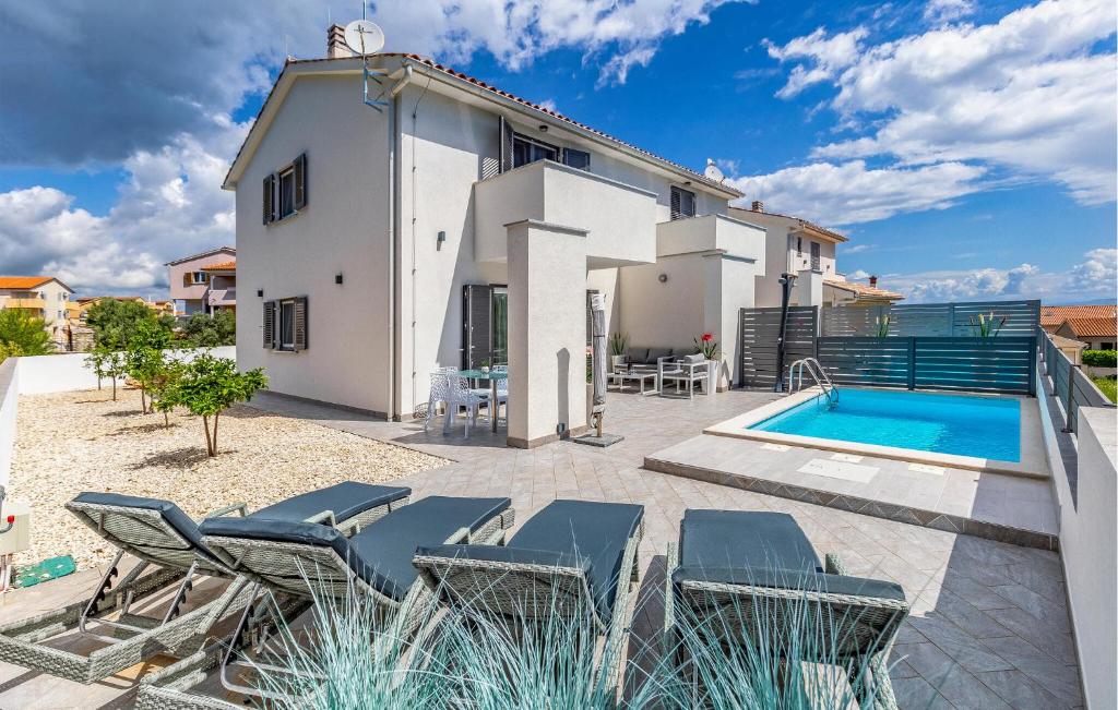 Amazing Home In Liznjan With Wi-Fi, Ližnjan