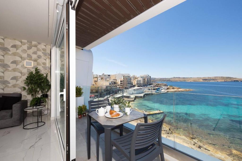 Ivory Suite Seafront With Views!- Fl 15 By Homely, St Paul's Bay