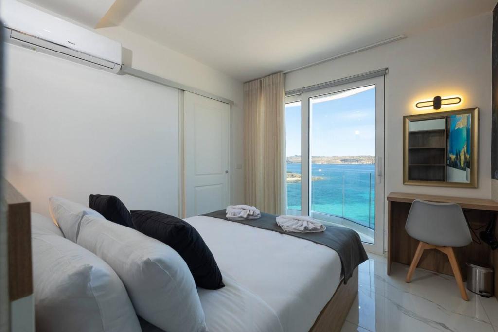 Ivory Suite Seafront With Views!- Fl 25 By Homely, St Paul's Bay