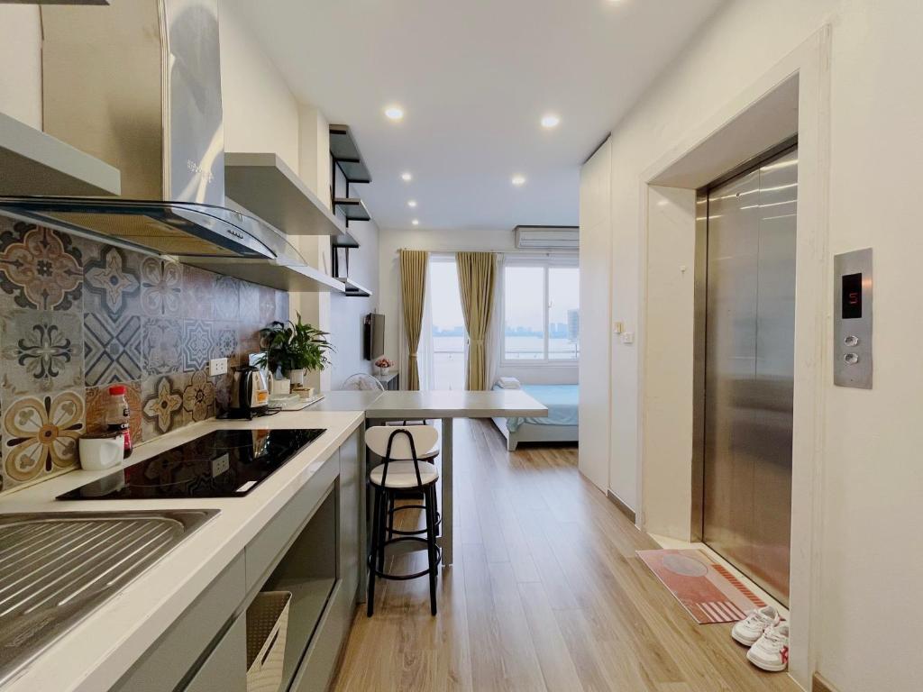 Hanoi Home 2 &#8211; Lake View Apartment
