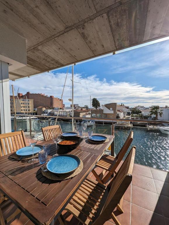 Apartamento en Roses vistas al canal - 2