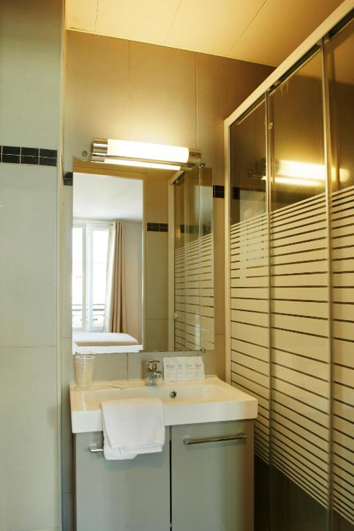 Hotel Clignancourt Montmartre Paris Hotel Clignancourt Montmartre Paris