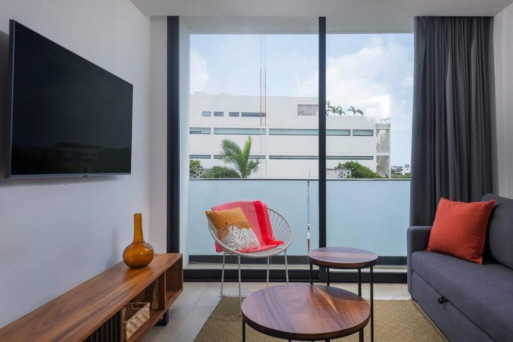 Downtown modern apartment Unique location - 3
