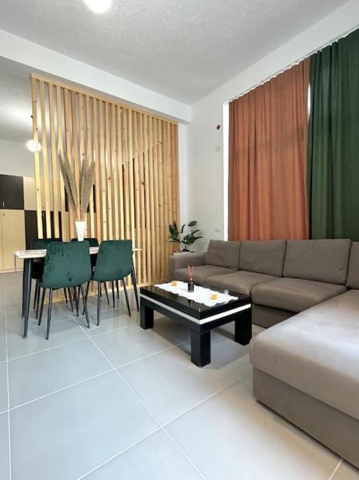 Summer escape, Vlorë