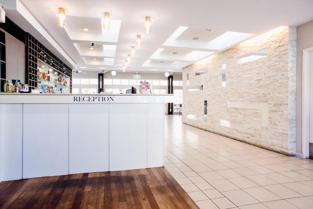 リーフ リゾート ヴィラズ ポート ダグラス (Reef Resort Villas Port Douglas) フロント・ロビー