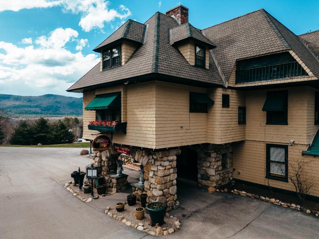 Stonehurst Manor Breakfast & Dinner Included, North Conway