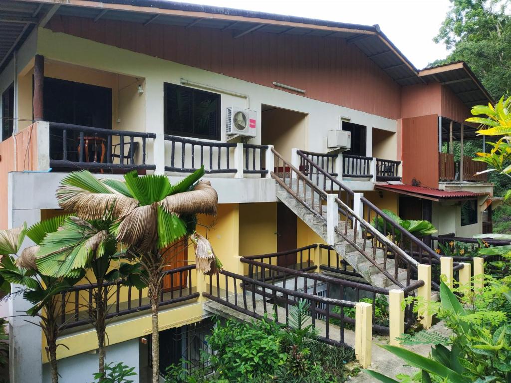 Exterior view, Rattana's Resort in Ranong