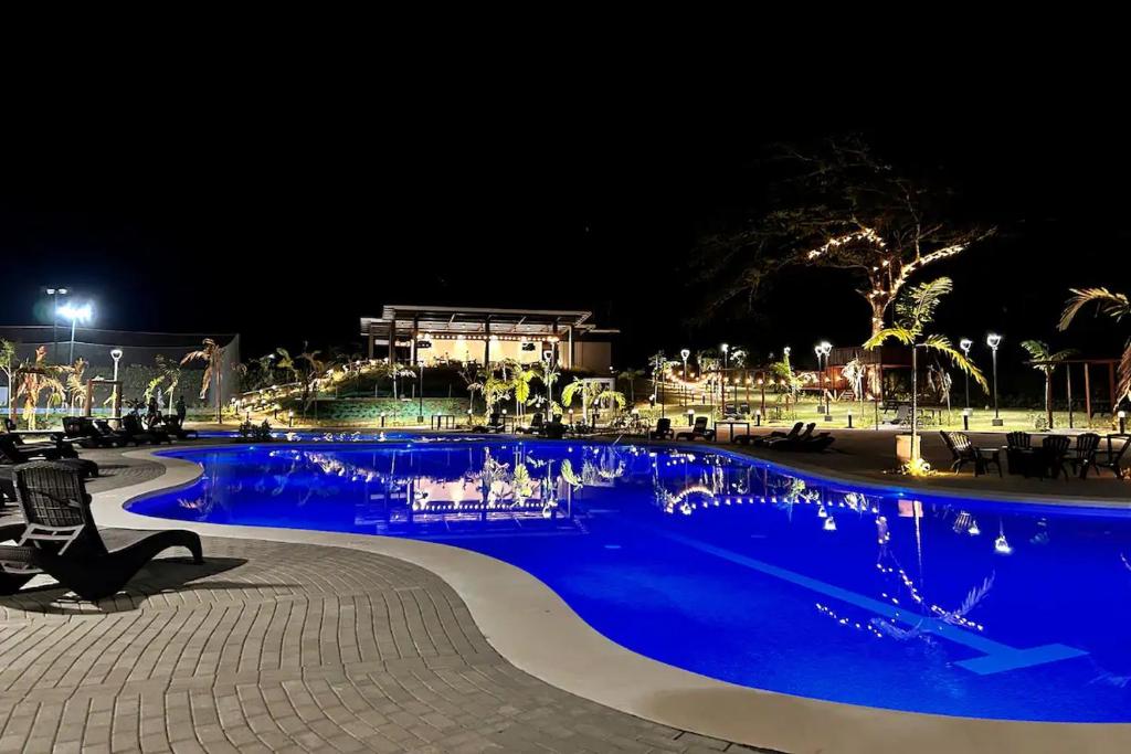 Relaxing Beach House 3BR Private Pool WiFi AC, Herradura