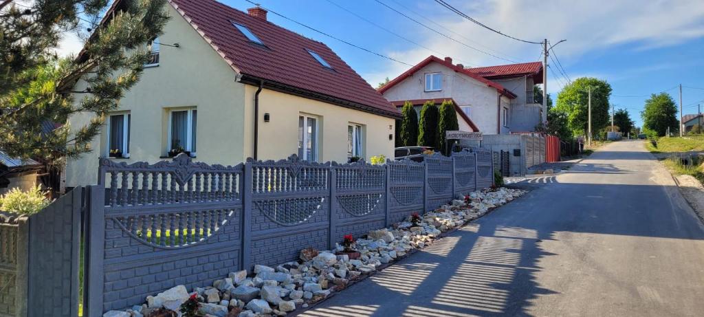 Domek Przy Osadzie, Bieliny