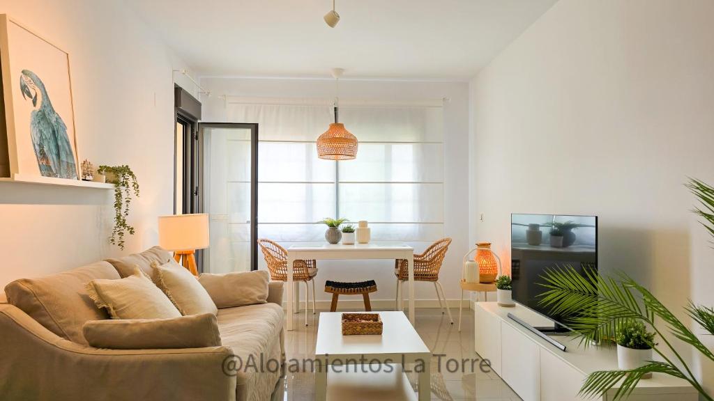 Sup t12 Lolaa - Alojamientos La Torre, Torre del Mar