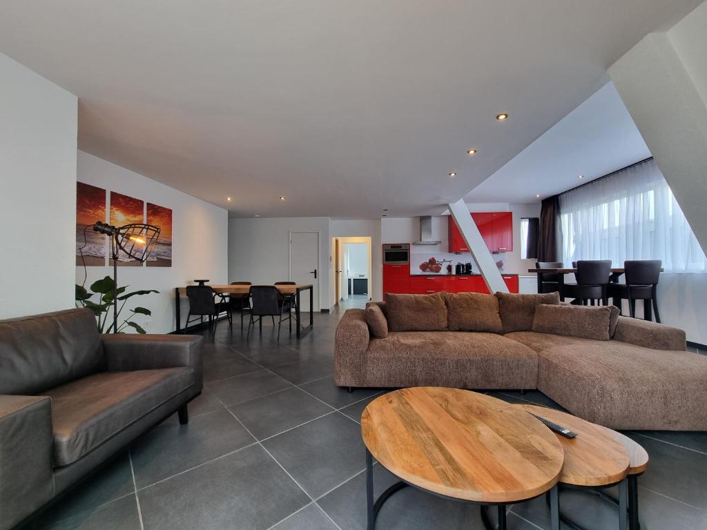 Thuis in Egmond 001, Egmond aan Zee