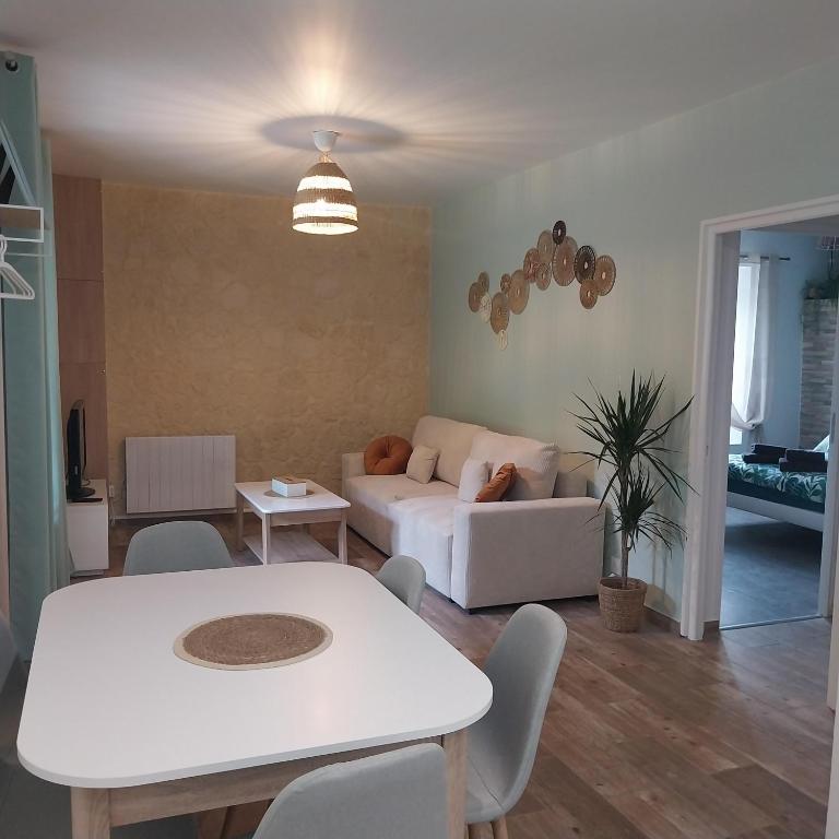 Gite dans une ancienne corps de ferme C, Provins