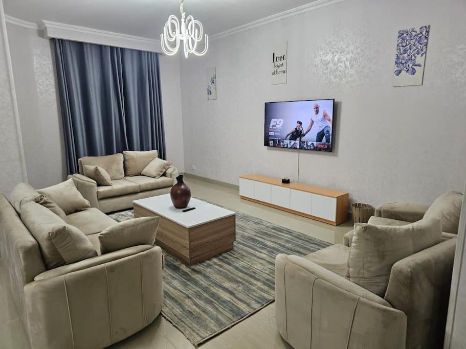 Two Bd's apartment in New Cairo, Káhira