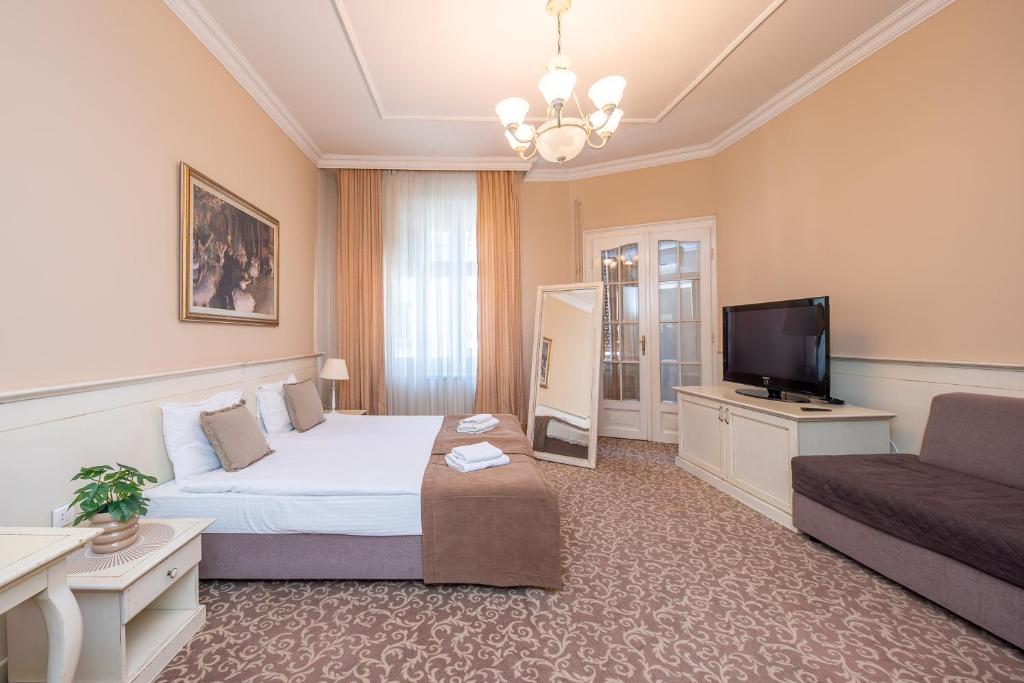 Top Central Rooms - 1