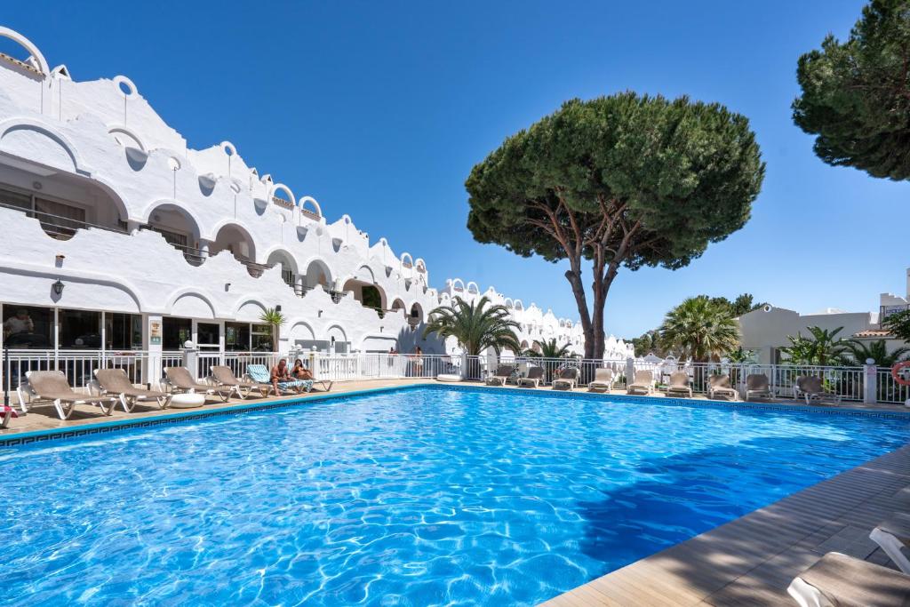 Sunny 2BR in resort with 3 pools, restaurant, gym and playground - 3