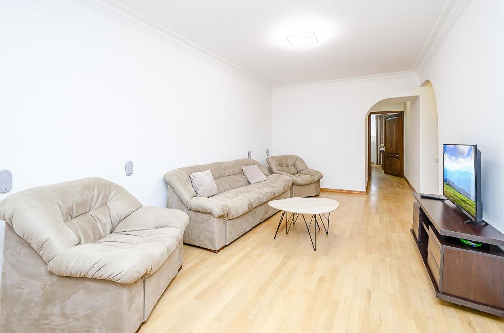 4excellent apartment in the center of the capital with real photos, Jerevan