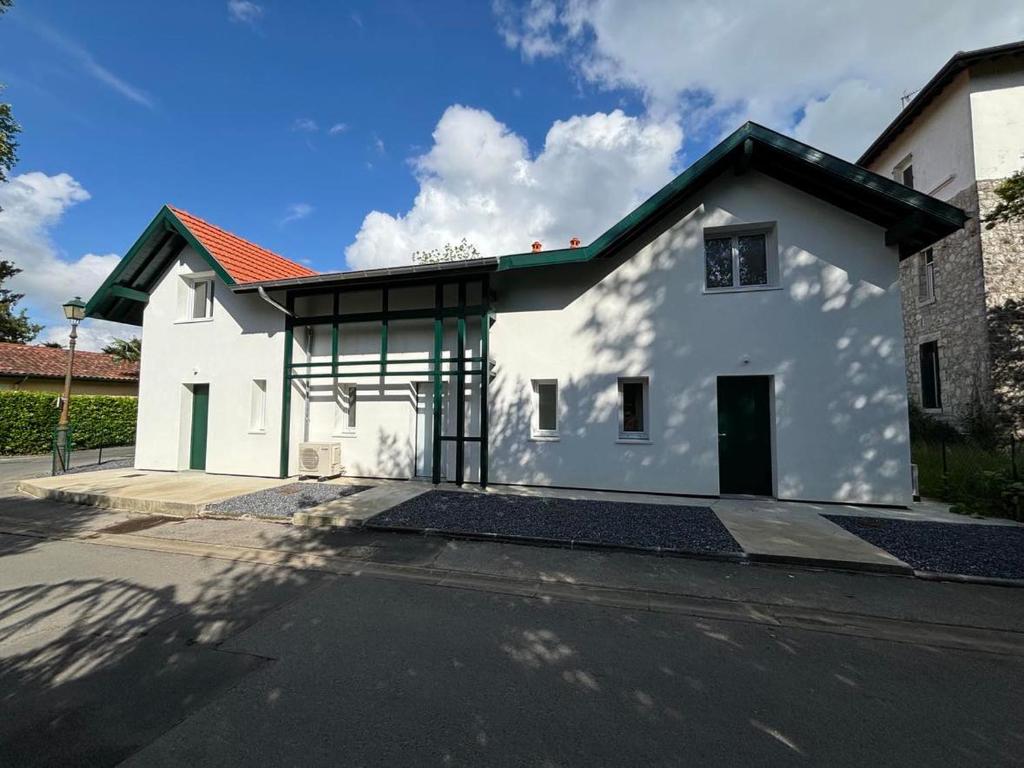 Appartement au centre de Cambo les Bains - 1