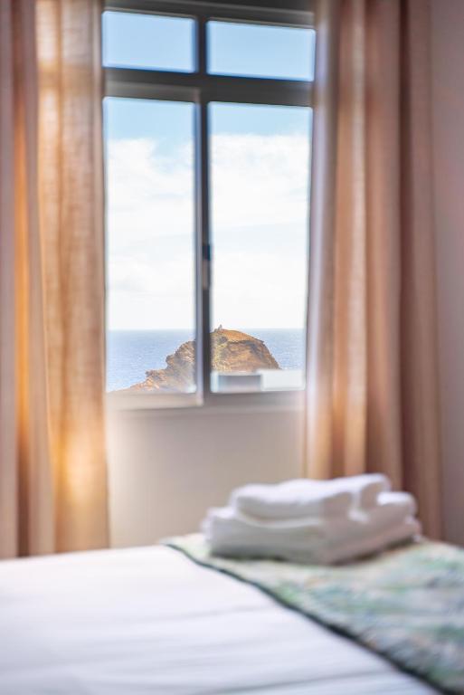 Lighthouse view- POOL VILLA, Porto Moniz