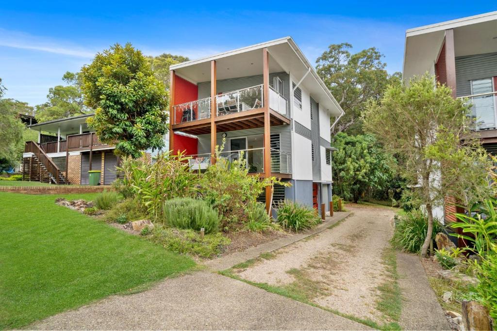 Allora 1 by Discover Stradbroke, Point Lookout