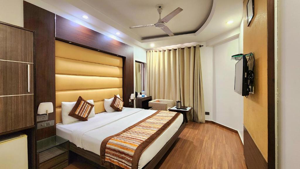 The Prime Balaji Deluxe @ New Delhi Railway Station Hotel