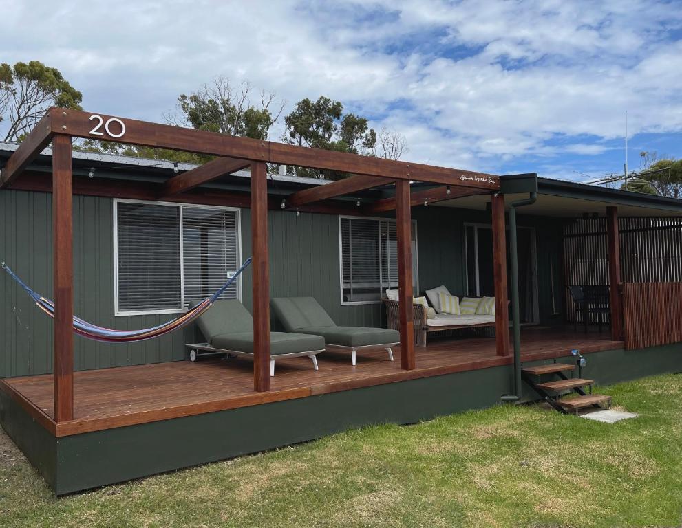 Bower by the Sea, Penneshaw