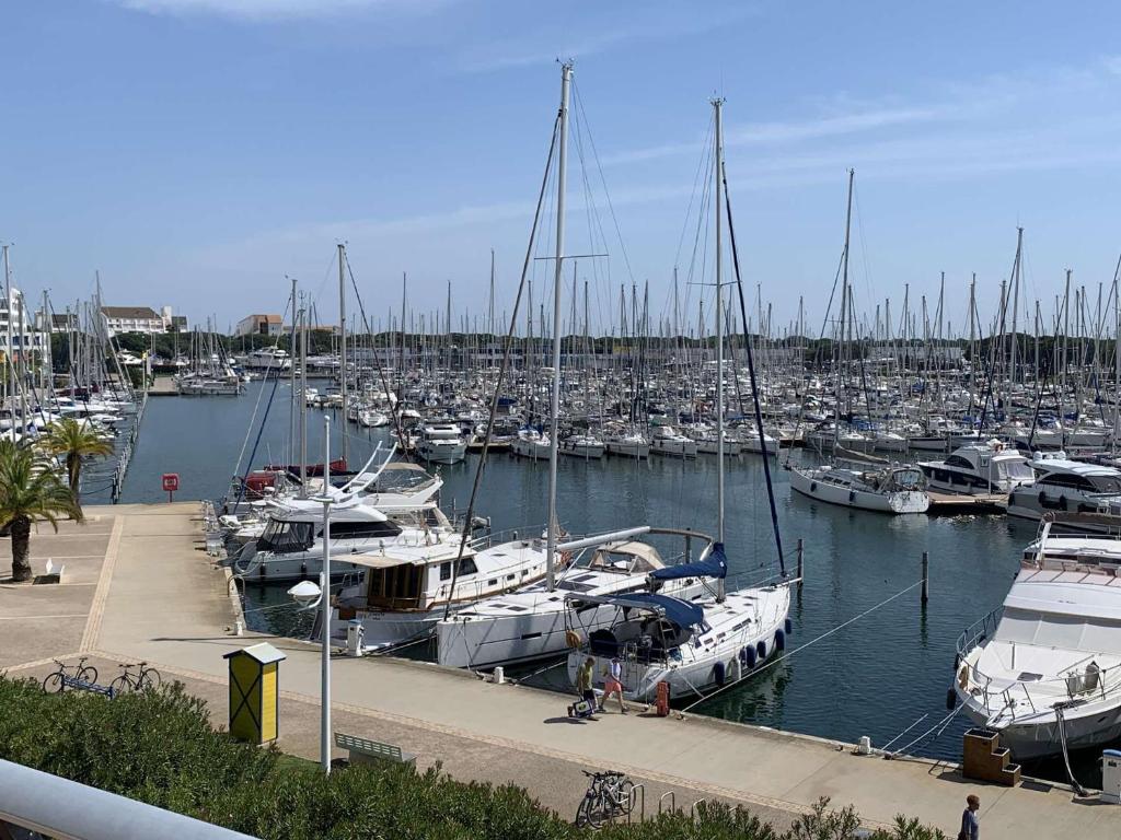 Port Camargue : Charmant T3 refait, 100m plage, piscine privée, parking, pour 4 pers. - FR-1-731-70 - 2