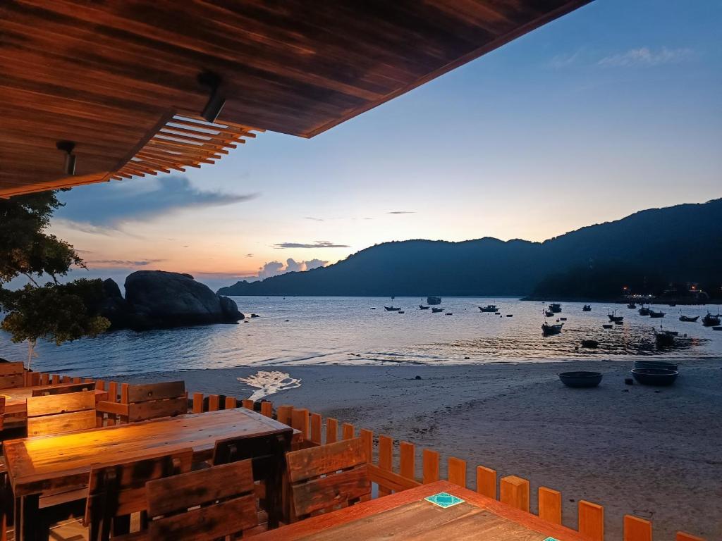 The Coral Homestay & Pub
