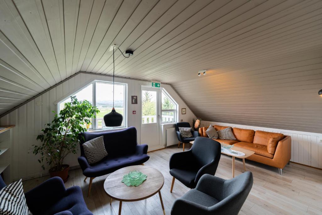 Shared lounge/TV area, Hotel Eyvindara in Egilsstadir