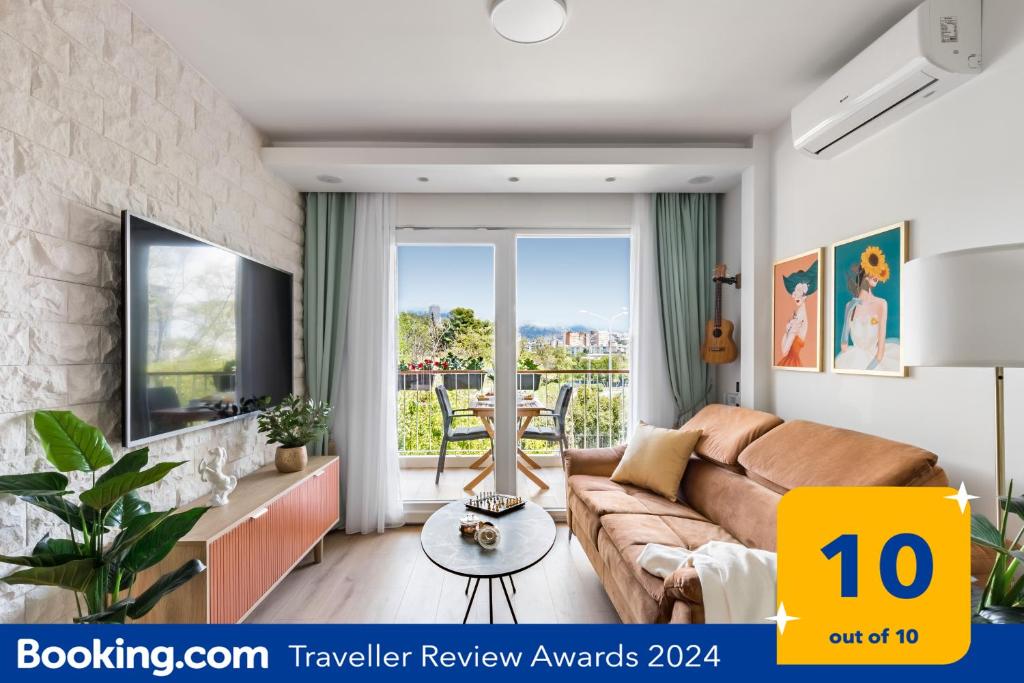 Exquisite Couples Delight with free bikes & parking, Split