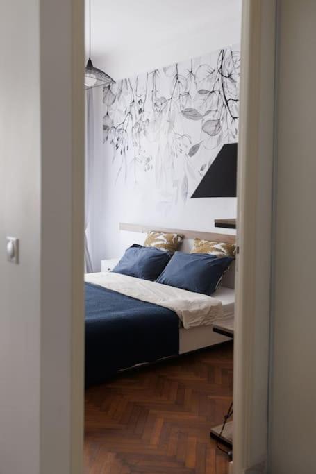 New Central Stylish 2 min from the beach Apartment - 3