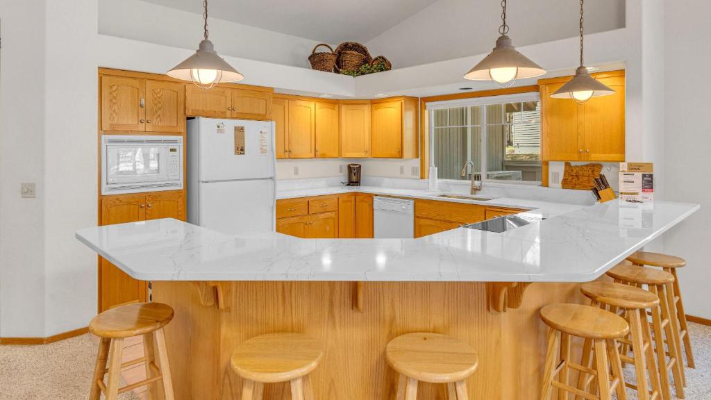 Lost - Unit 11, Sunriver