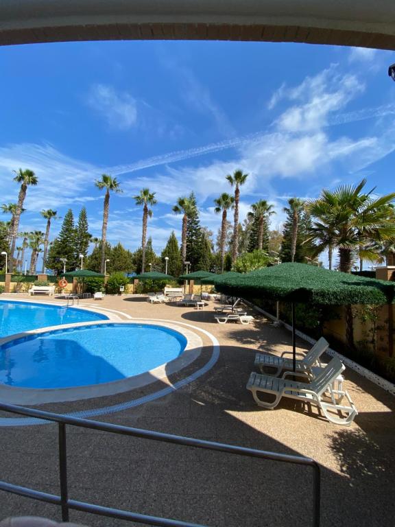 Primera línea de playa, pies en la arena, marina d'or magic word, El Borseral