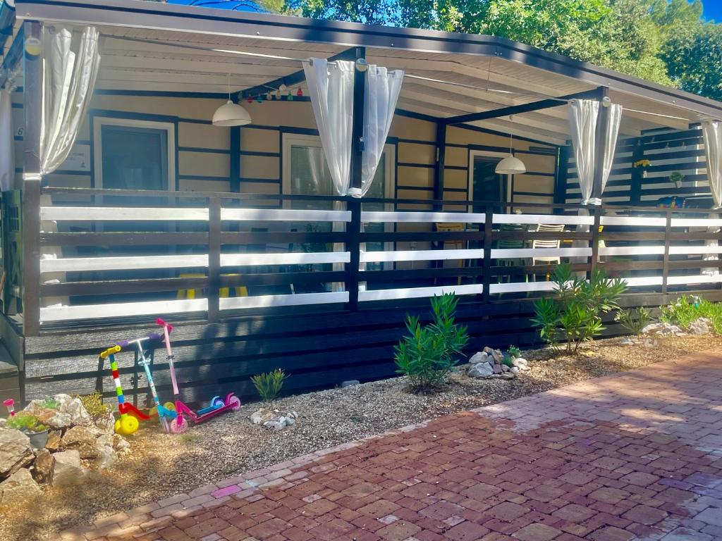 Mobile home SIMS, Biograd na Moru