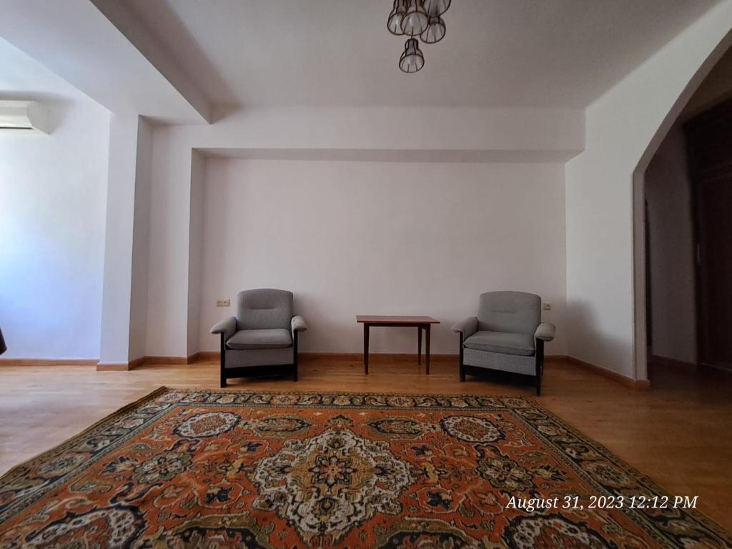 Rational Choice, Jerevan