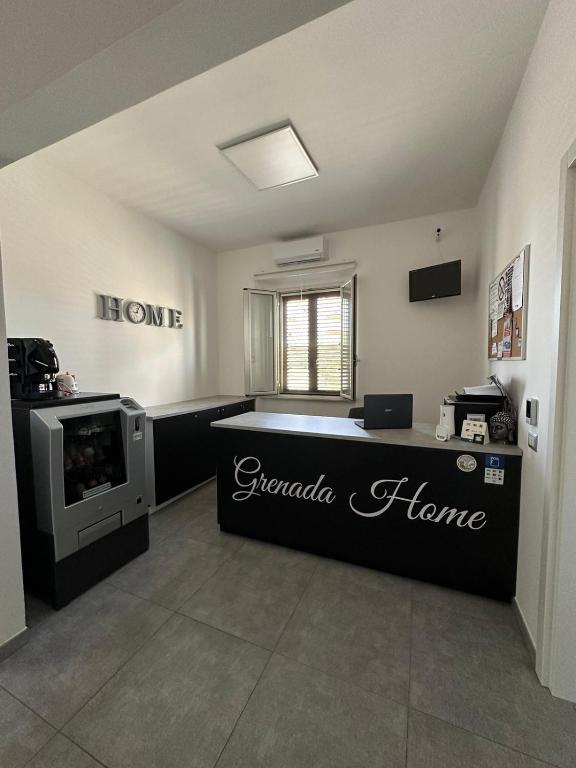 Grenada Home, Praia a Mare