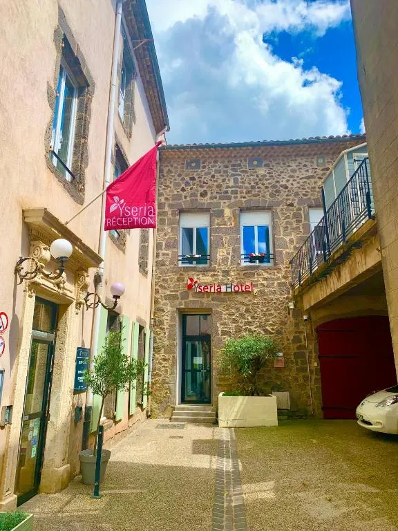 Logis Hotel Yseria - Historical Center，位于阿格德的酒店