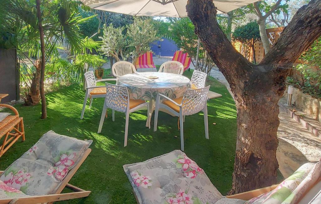 Beautiful Home In Carpentras With Wifi - 2
