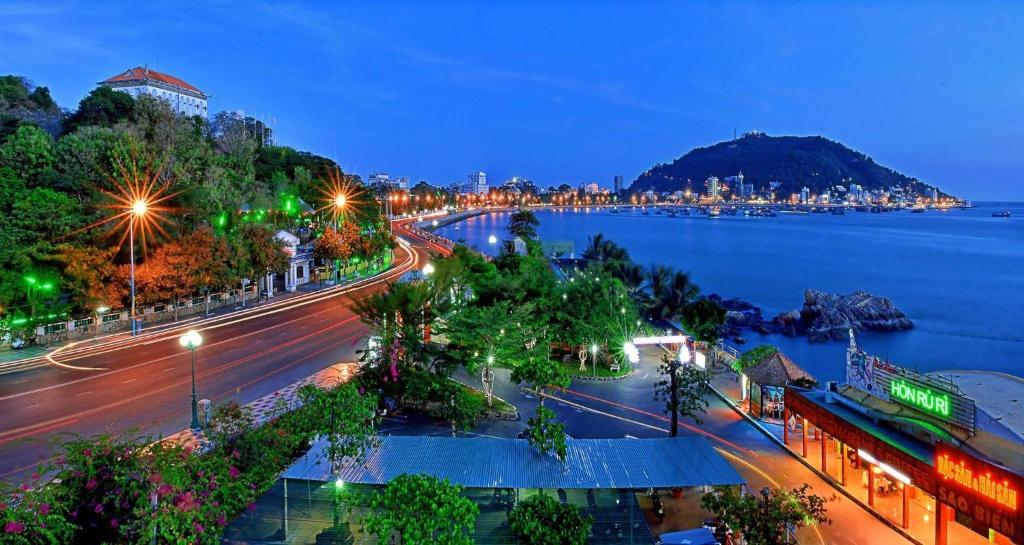 OrangeBlue Villa Vungtau