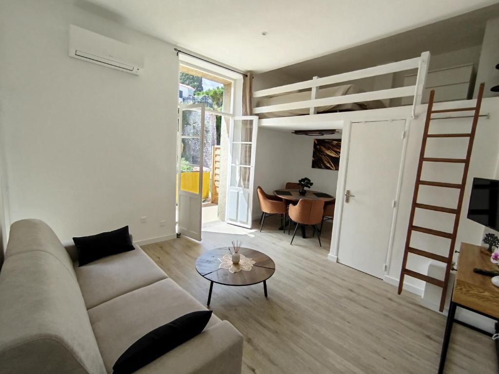 Studio mezzanine - 1