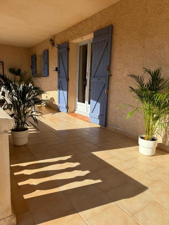 VILLA NATHEO Bas de villa - Studio 37m2 avec Coin nuit - 2