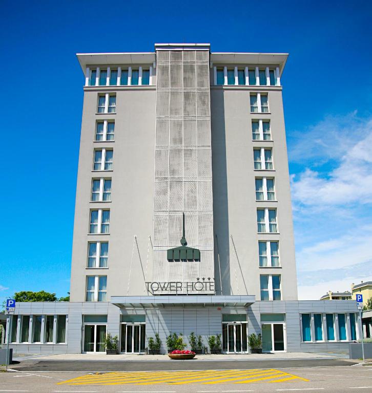 Tower Hotel Malpensa의 객실 내부 또는 조식 뷔페 이미지