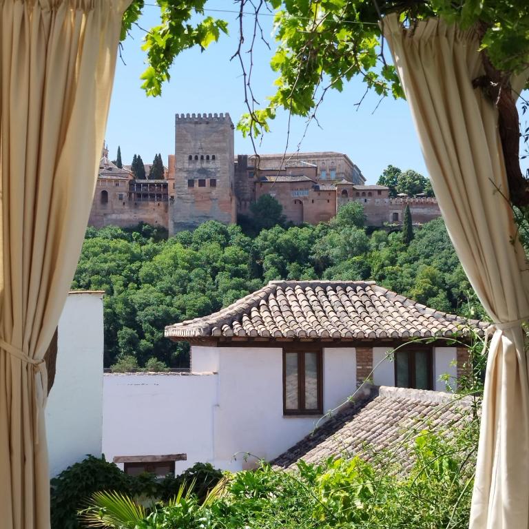 Suite Comares, Granada