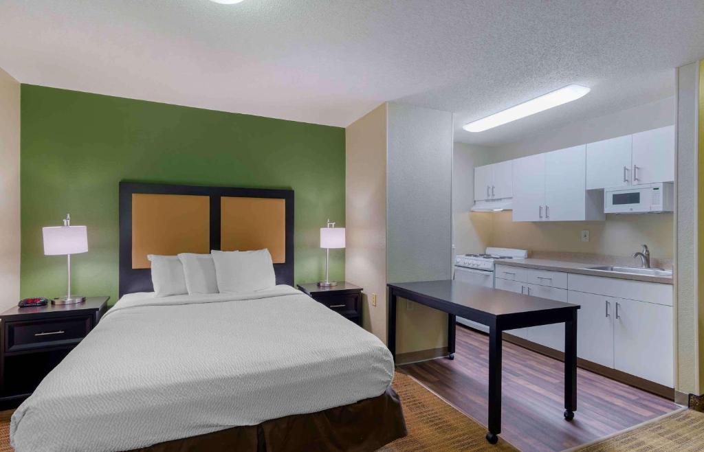 Atlanta Extended Stay America Select Suites - Atlanta - Vinings room