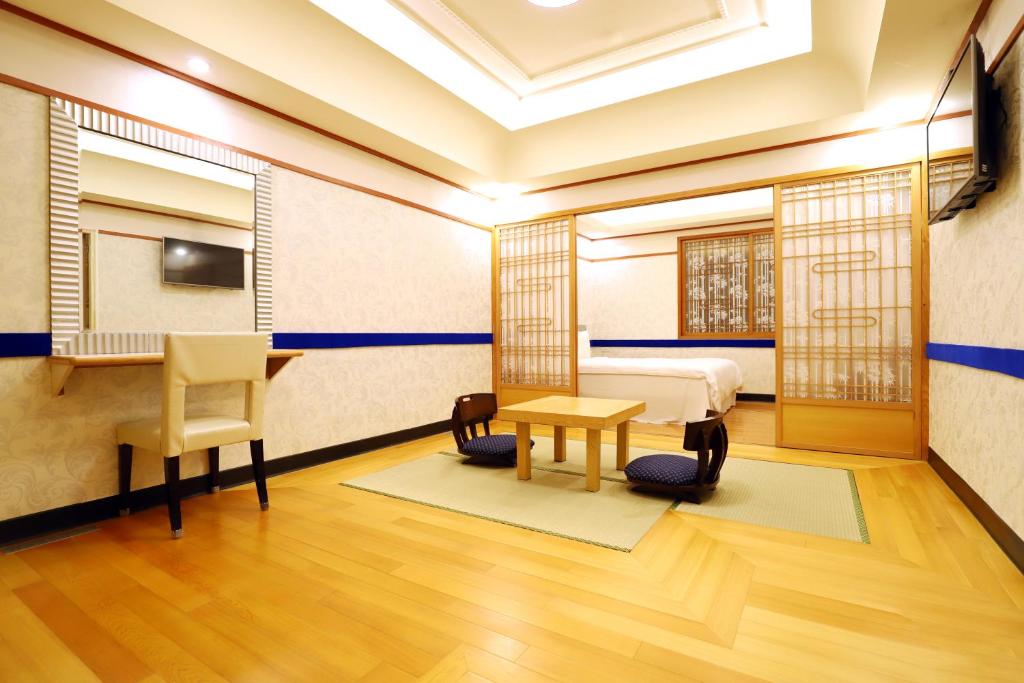 ゴージャス ホット スプリング リゾート (Gorgeous Hot Spring Resort)