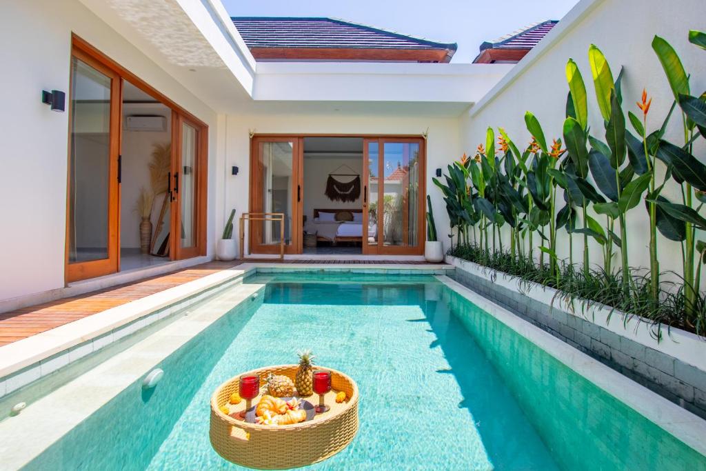 Best Location - 2BDR Villa - PS5 - NEW with Private Pool, Kerobokan